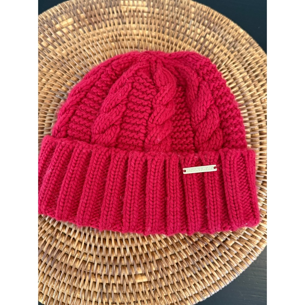 Michael Kors Womens Red Cable Knit Beanie Fleece Lined Winter Hat Gold Logo‎ Tag